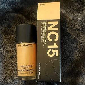MAC Cosmetics Studio Fix Fluid Foundation NC15